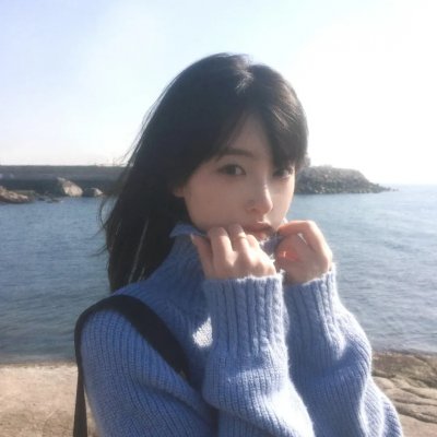 黑衣女孩